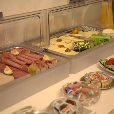 Zur Schonen Aussicht 3*