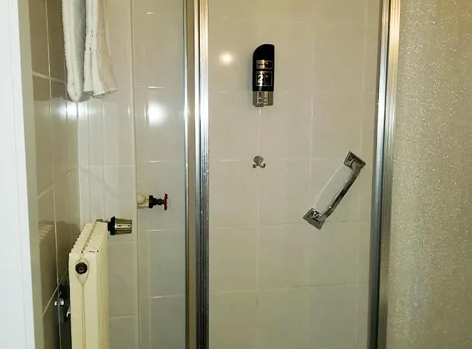 Zur Schoenen Aussicht Casa de hóspedes 3*