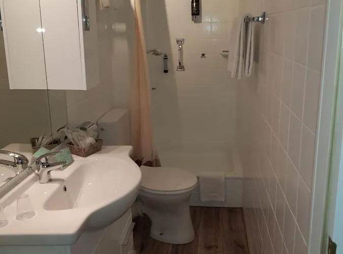 Zur Schoenen Aussicht 3*